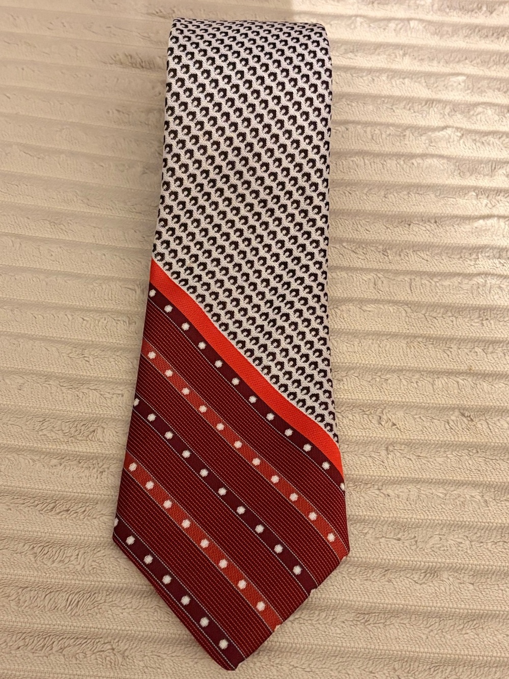 Vintage 100% Silk Textured Tie